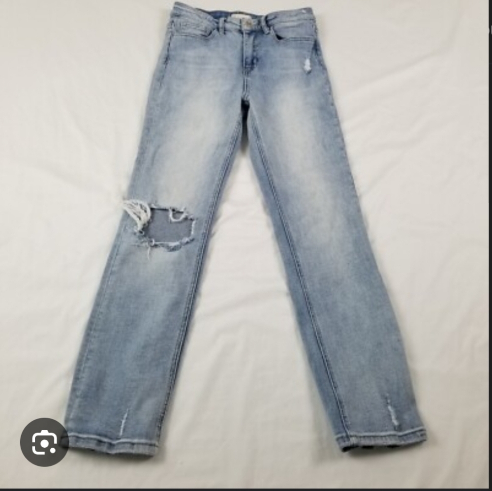 Women's Alter'd State Light Wash Blue Distressed Straight Jeans Sz 28